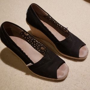 Toms Black Wedges